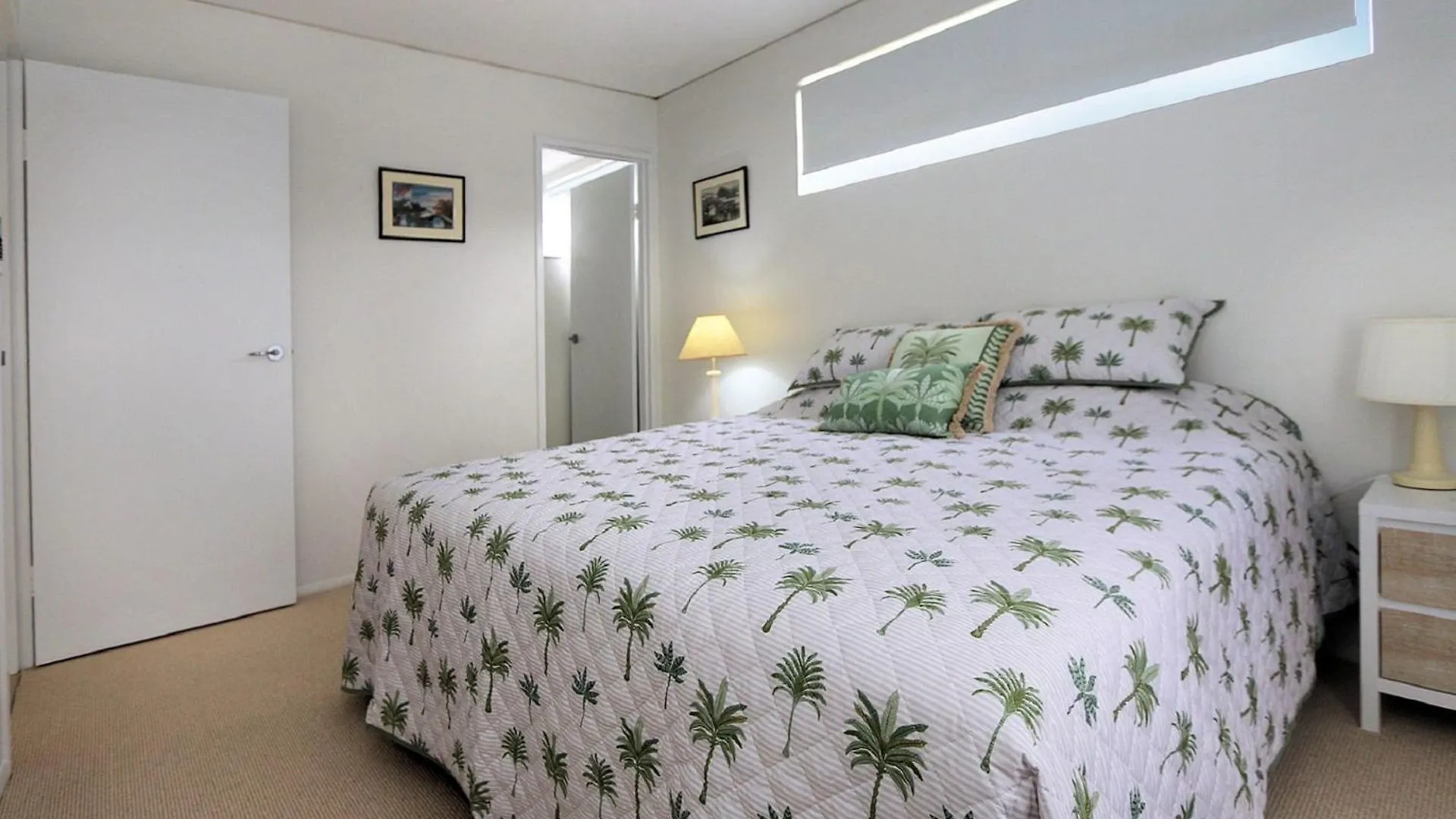 Platinum Apartments Unit 12 Барбара
