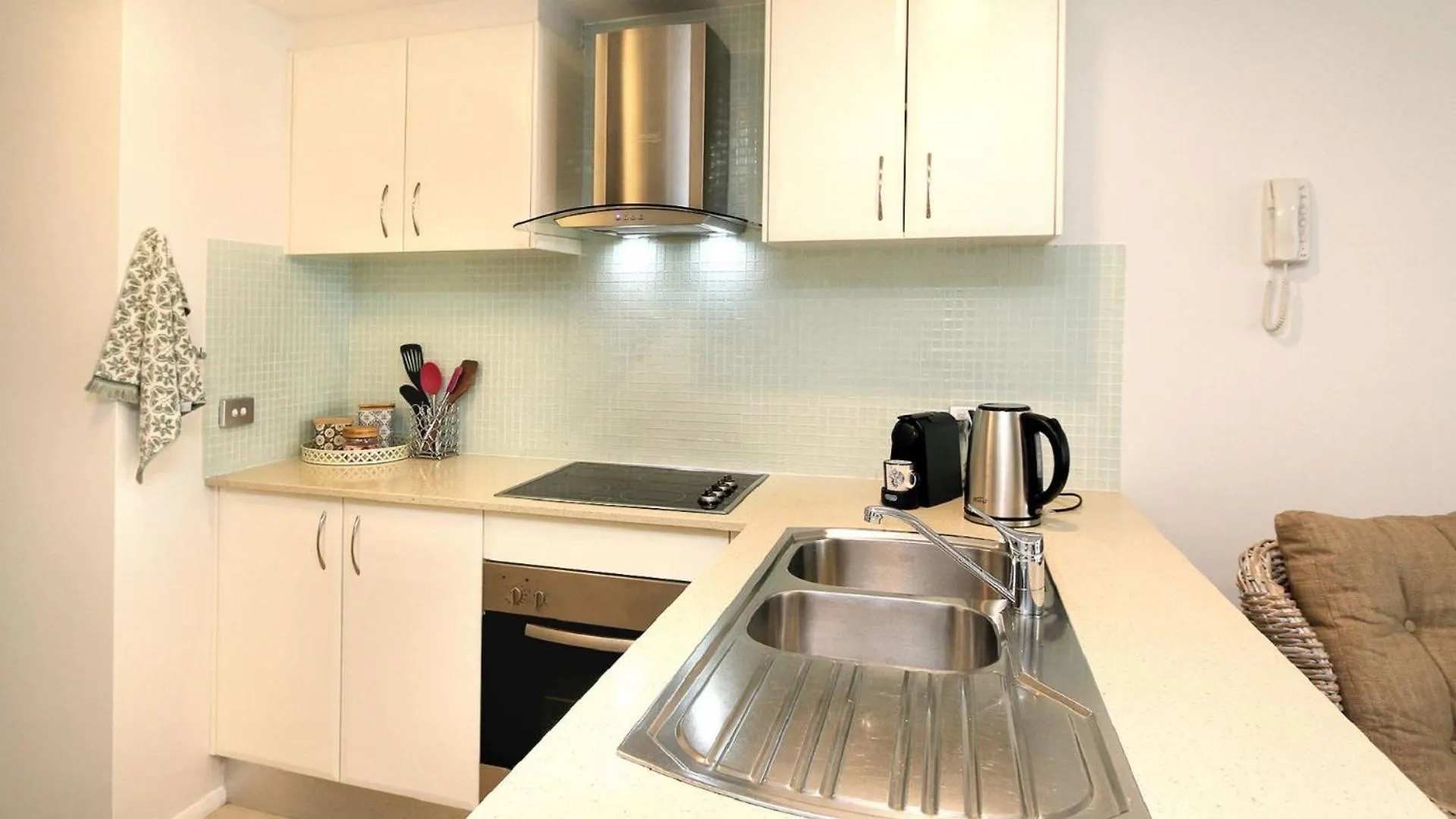 Platinum Apartments Unit 12 Барбара